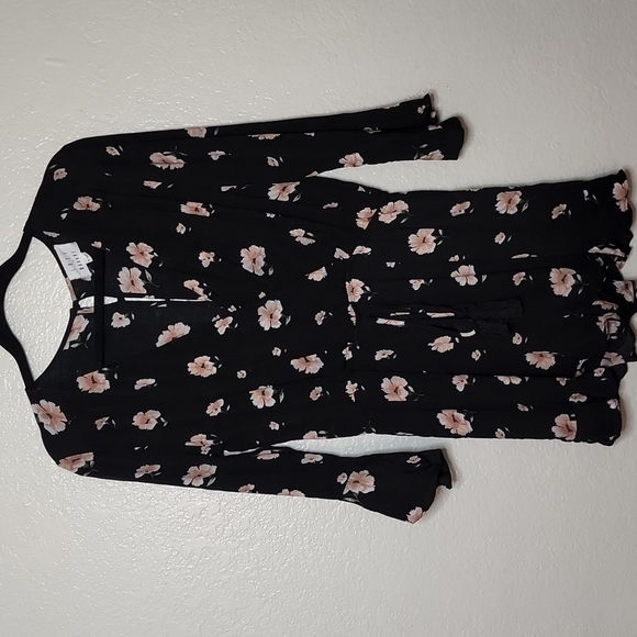 Lost + Wander Black Floral Flutter Sleeve Ruffle Hem Romper - Picture 1 of 12